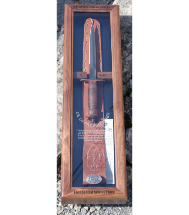 Case V-42 Stiletto w/Display